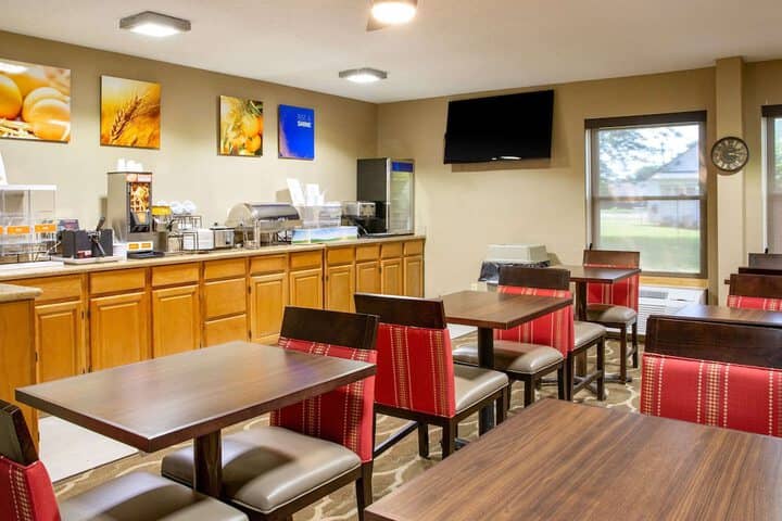 Breakfast area